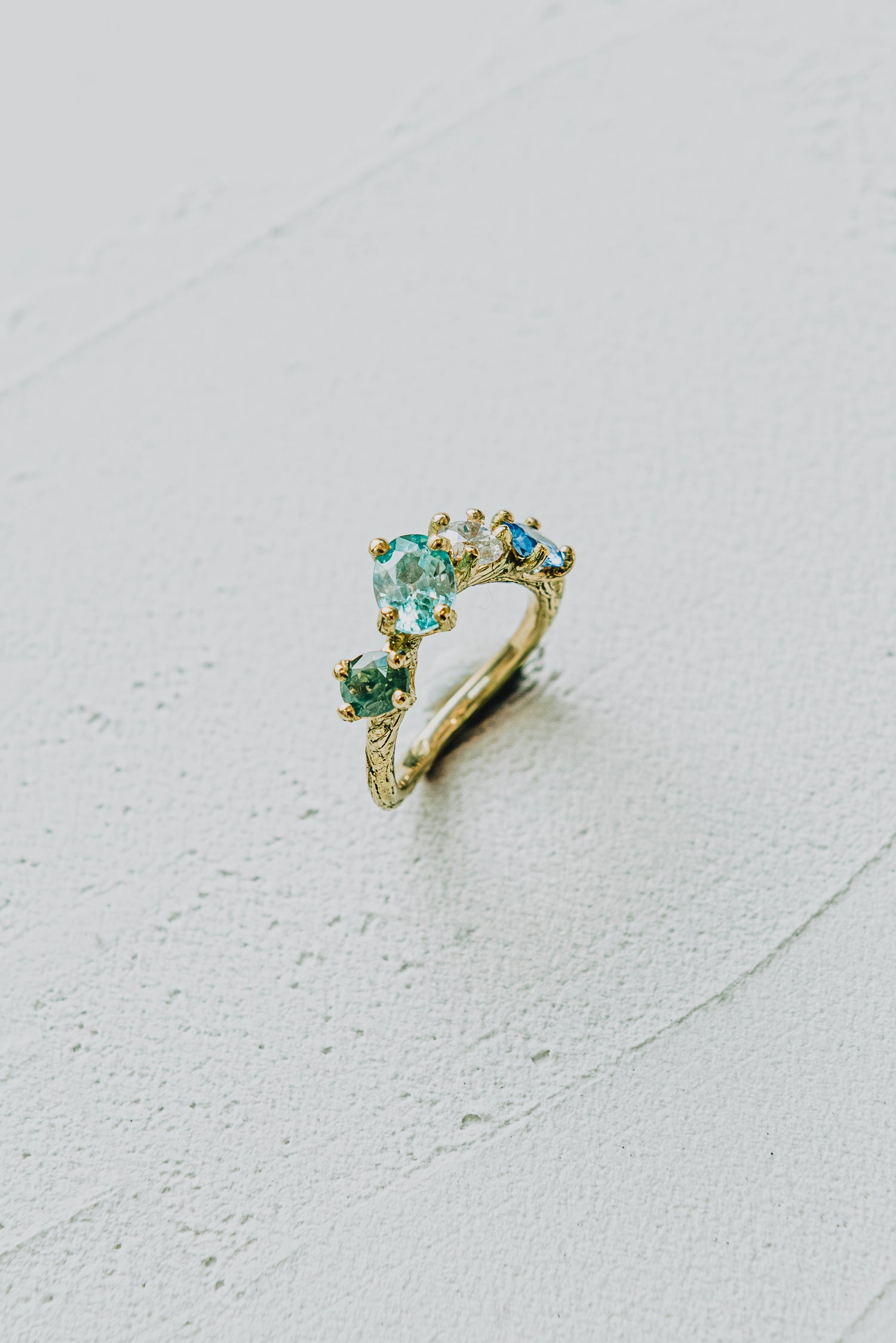 bijoux sur-mesure paris -studio de joaillerie artisanale et créative -bague de fiancailles sur-mesure -création bijou sur-mesure à partir d’un bijou ancien- refonte bijoux anciens -made in paris 10ème damaris_durrleman