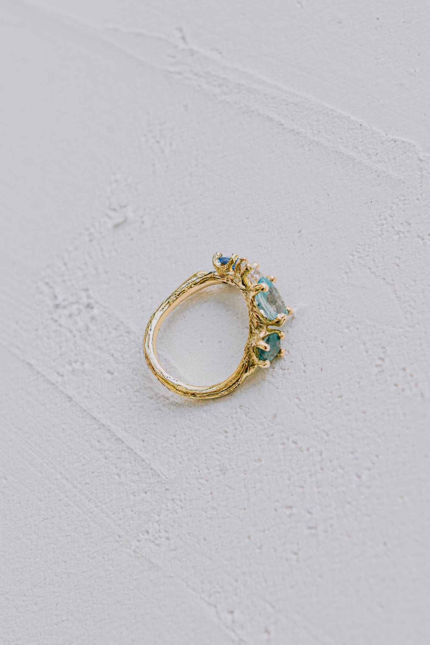 bijouxsur-mesureparis-joaillerieartisanaleetcreative-creationsur-mesureapartird_anciensbijoux-diamantsaphirzircondamarisdurrleman-1_