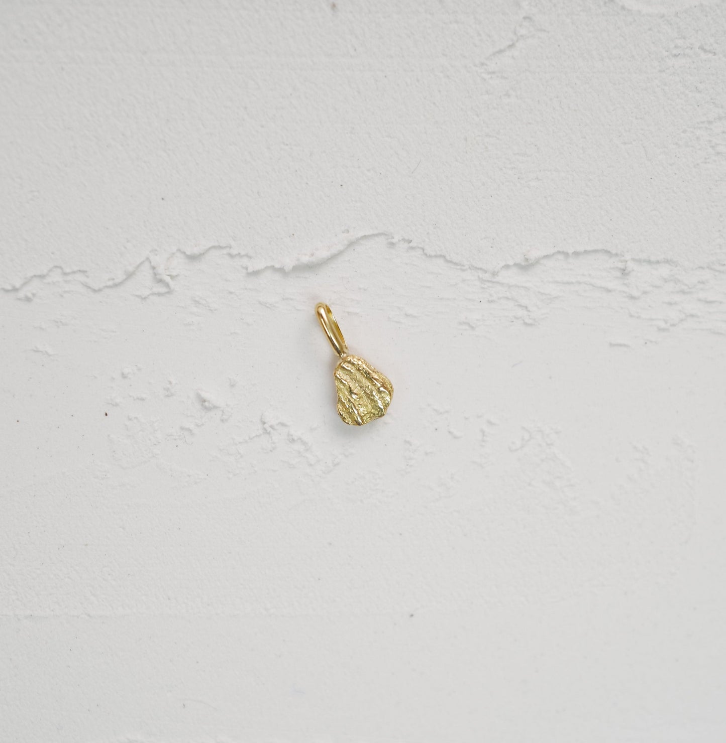bijouxsur-mesureparis-joaillerieartisanaleetcreative-creationsur-mesureapartird_anciensbijoux-refontebijouxenor-pendentiforecycledamarisdurrleman-
