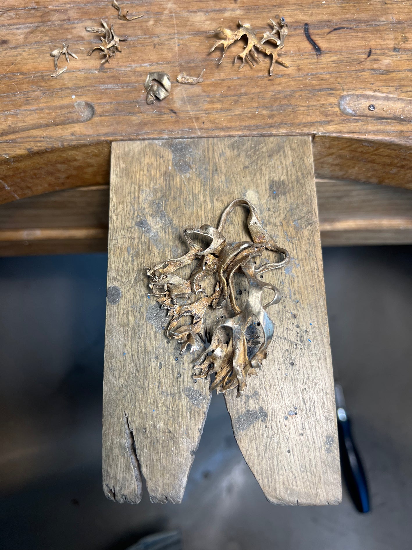 parure d'oreille e.