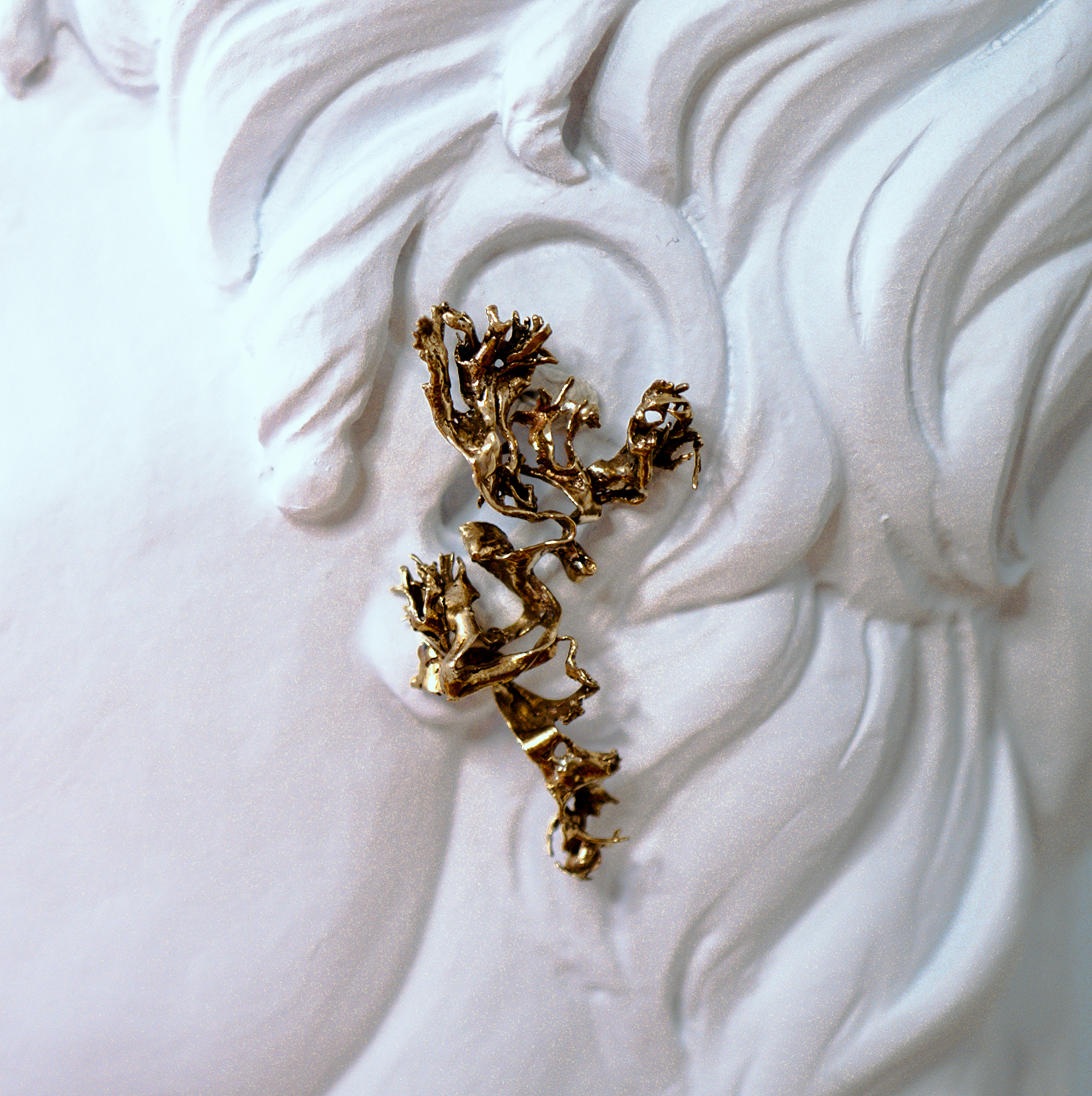 damarisdurrleman_parurealga_bijoucontemporain_parcoursbijoux2023_expositionmetamorphose_thierryvendome_bronze_sculpture_paris_Bijoudecreation